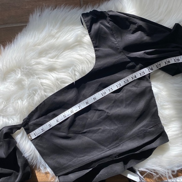 ASTR the Label Off theShoulder Puff Sleeve CropTop - Picture 2 of 4